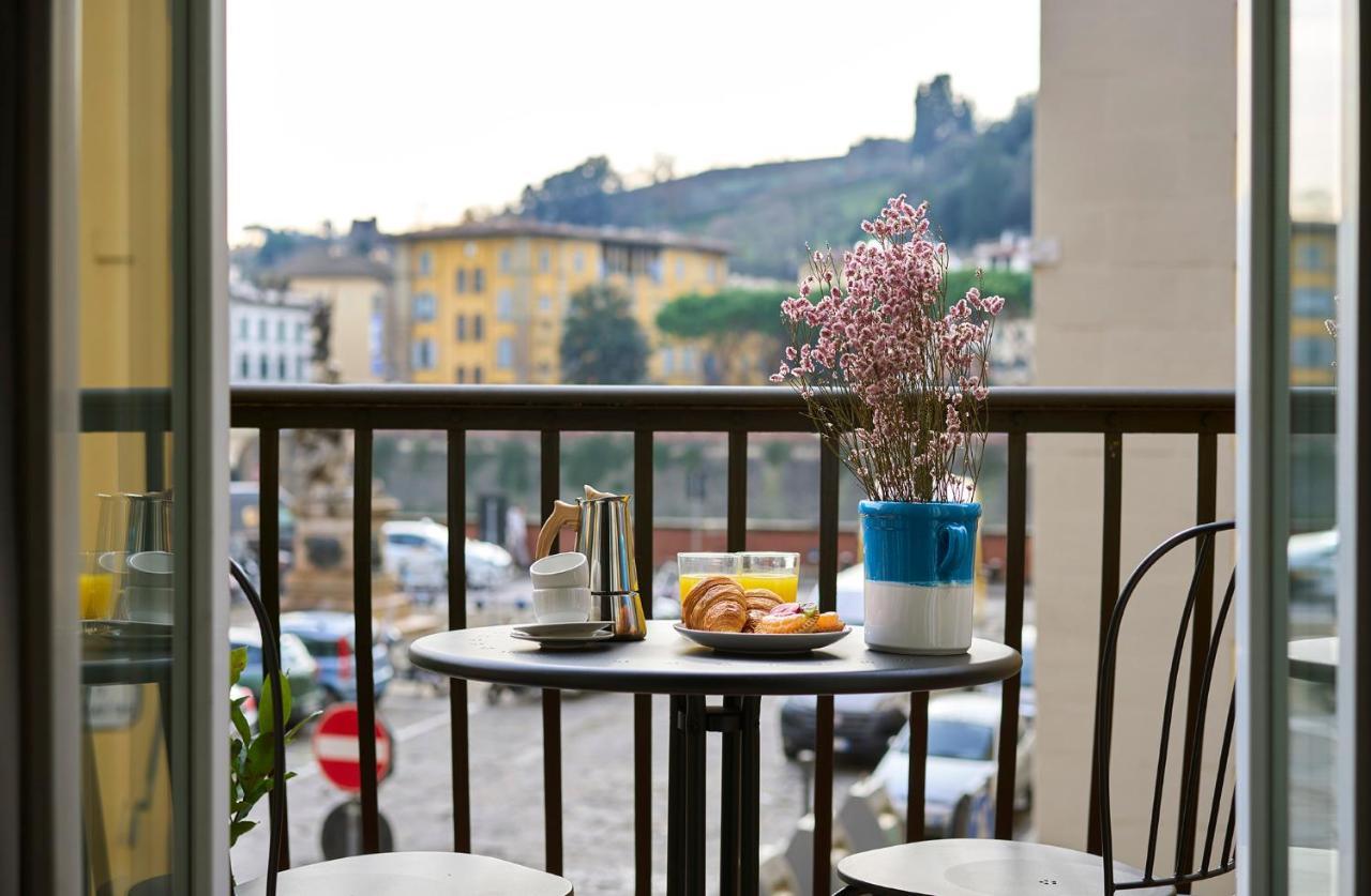 3 Master Bedrooms With Balcony On The River With Views Florenţa Exterior foto
