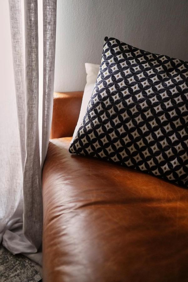 3 Master Bedrooms With Balcony On The River With Views Florenţa Exterior foto