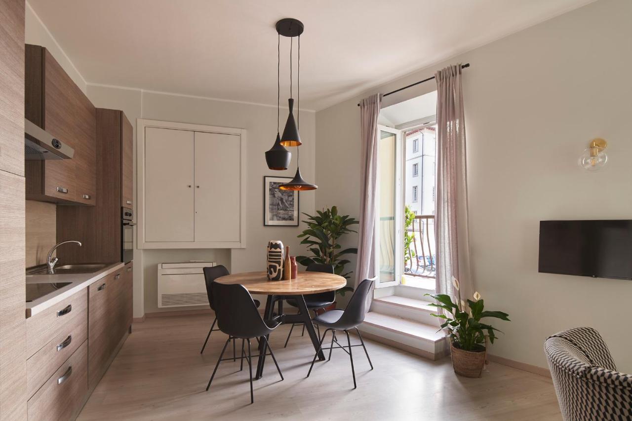 3 Master Bedrooms With Balcony On The River With Views Florenţa Exterior foto