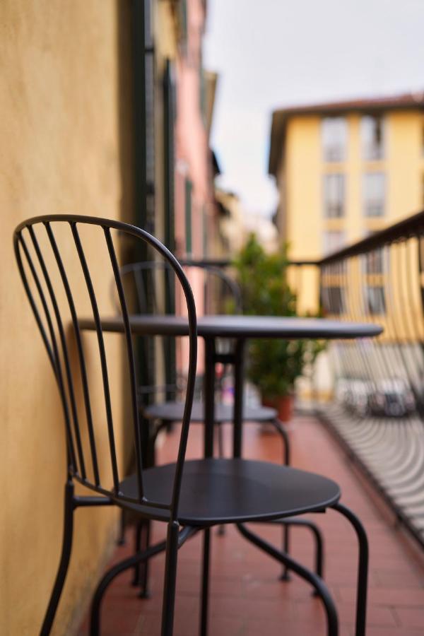3 Master Bedrooms With Balcony On The River With Views Florenţa Exterior foto