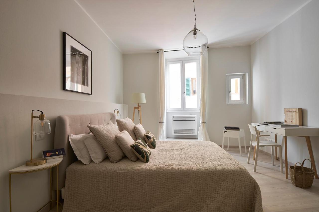 3 Master Bedrooms With Balcony On The River With Views Florenţa Exterior foto